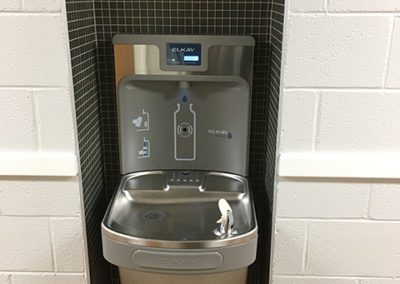 water fountain with water bottle filler